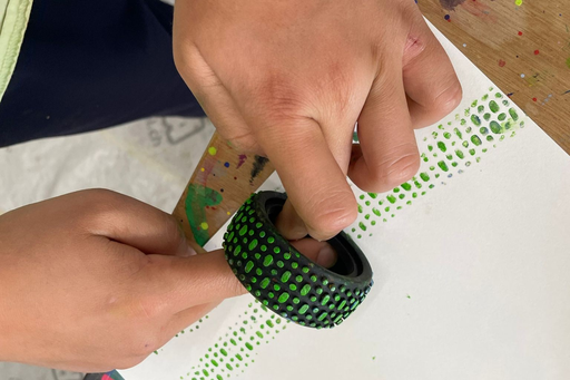 Malen und Zeichnen im Atelier
